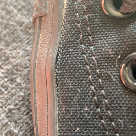 Black converse - Picture 7 of 7